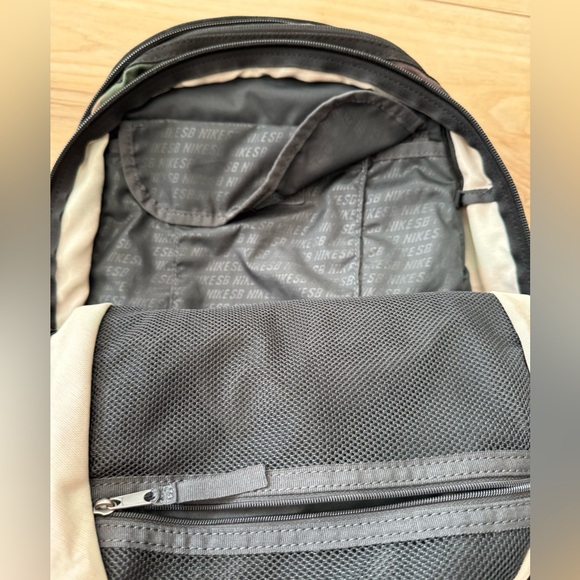 Nike - Camouflage Bookbag - Picture 3 of 8